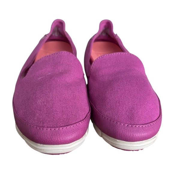 Casual Chic CROCS Women's Fuchsia Stretch Back Slip-On Flats Walking Shoes - Picture 2 of 10